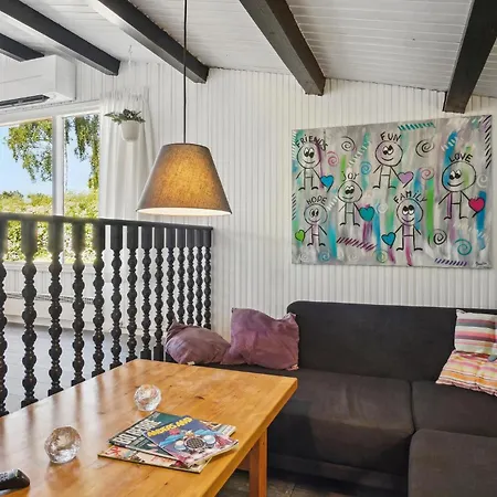 Beautiful In With Kitchen Holiday home