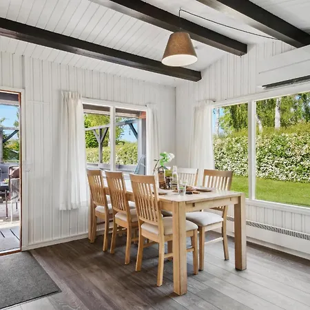 Beautiful In With Kitchen *